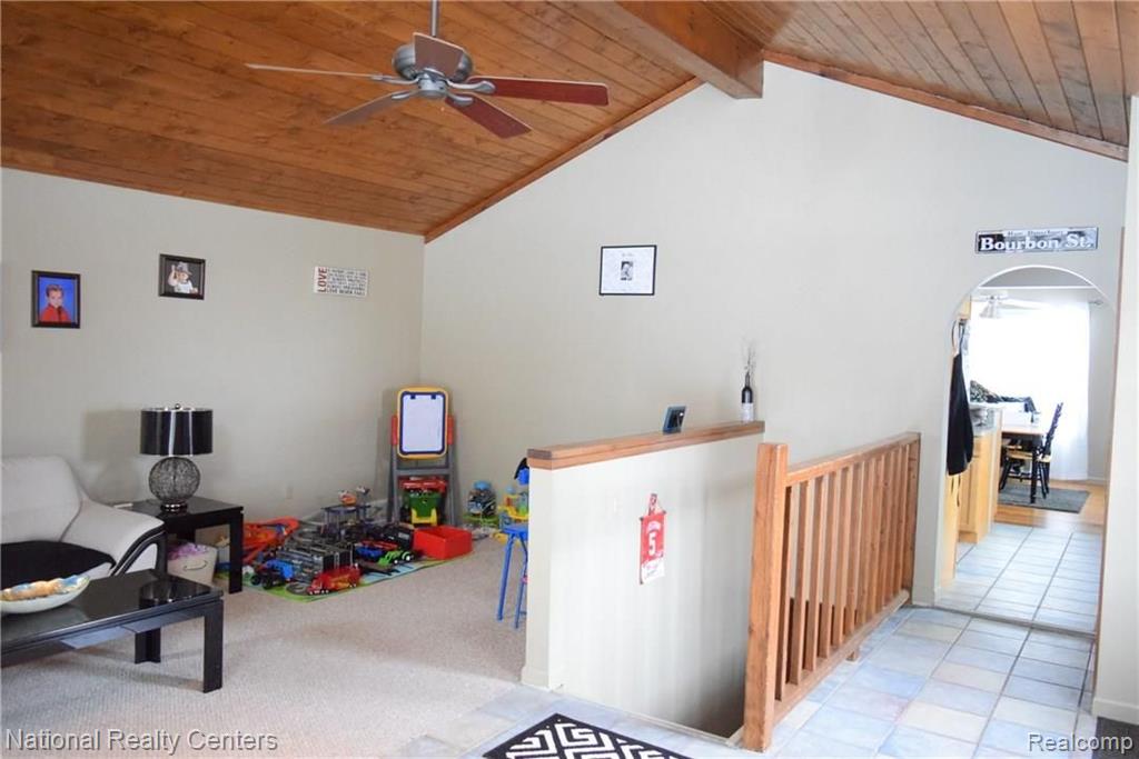 3356 Addie Street Waterford, MI 48329 - Photo 8 of 24