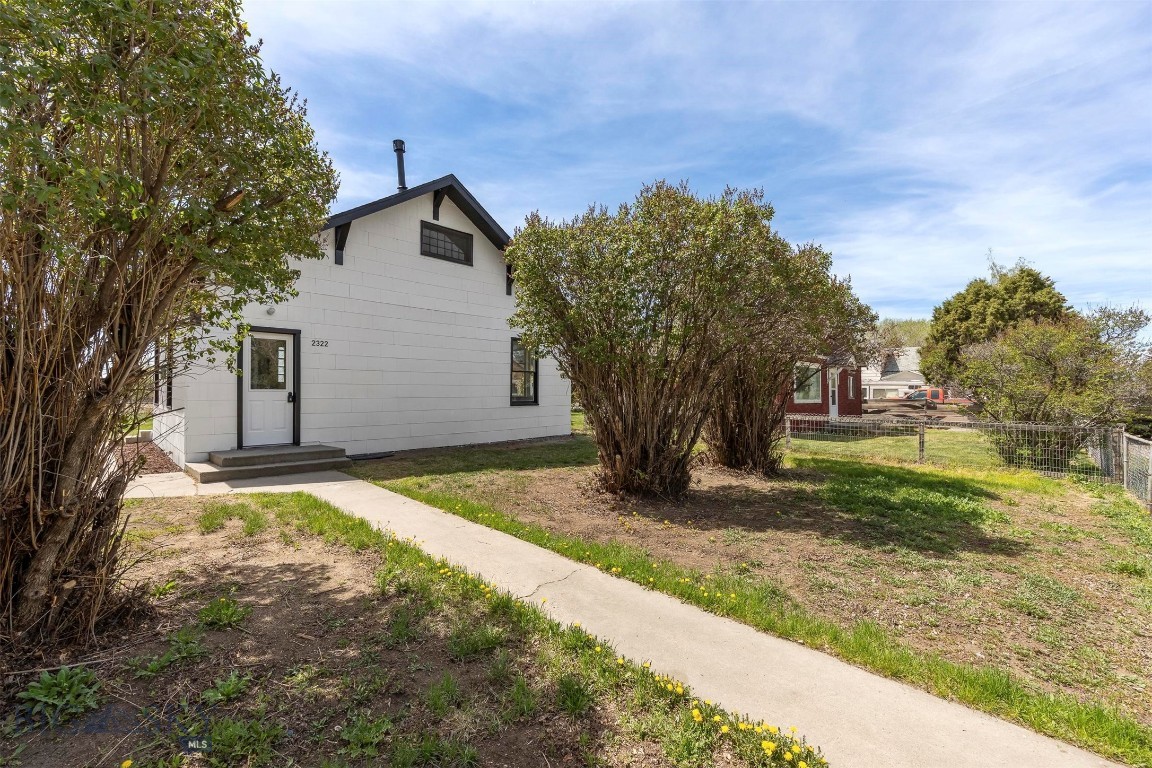 2322 Locust Street Butte, MT 59701 - Photo 3 of 22 Gallery Image 3
