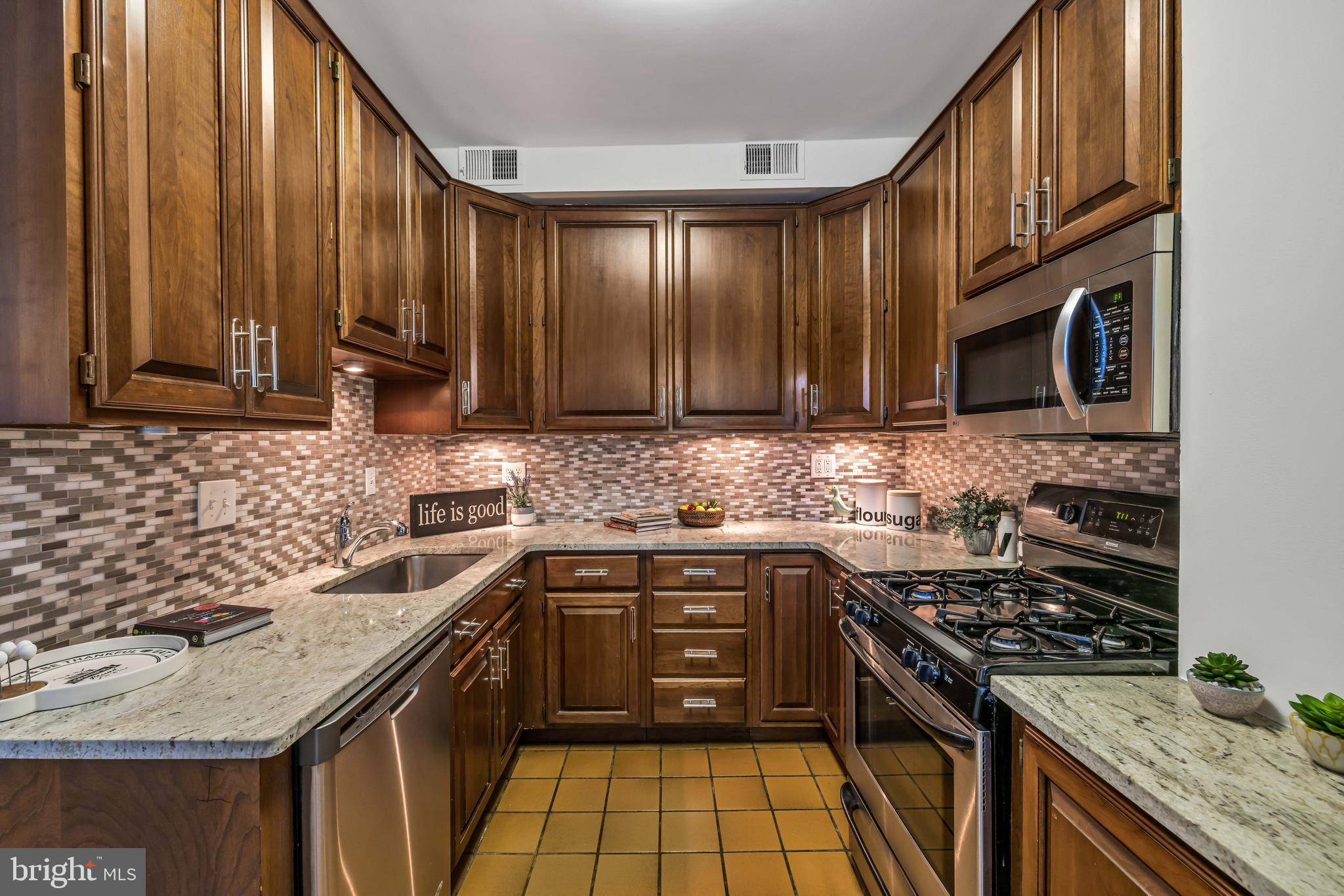 517 F Street Northeast Washington, DC 20002 - Photo 20 of 42 Kitchen
