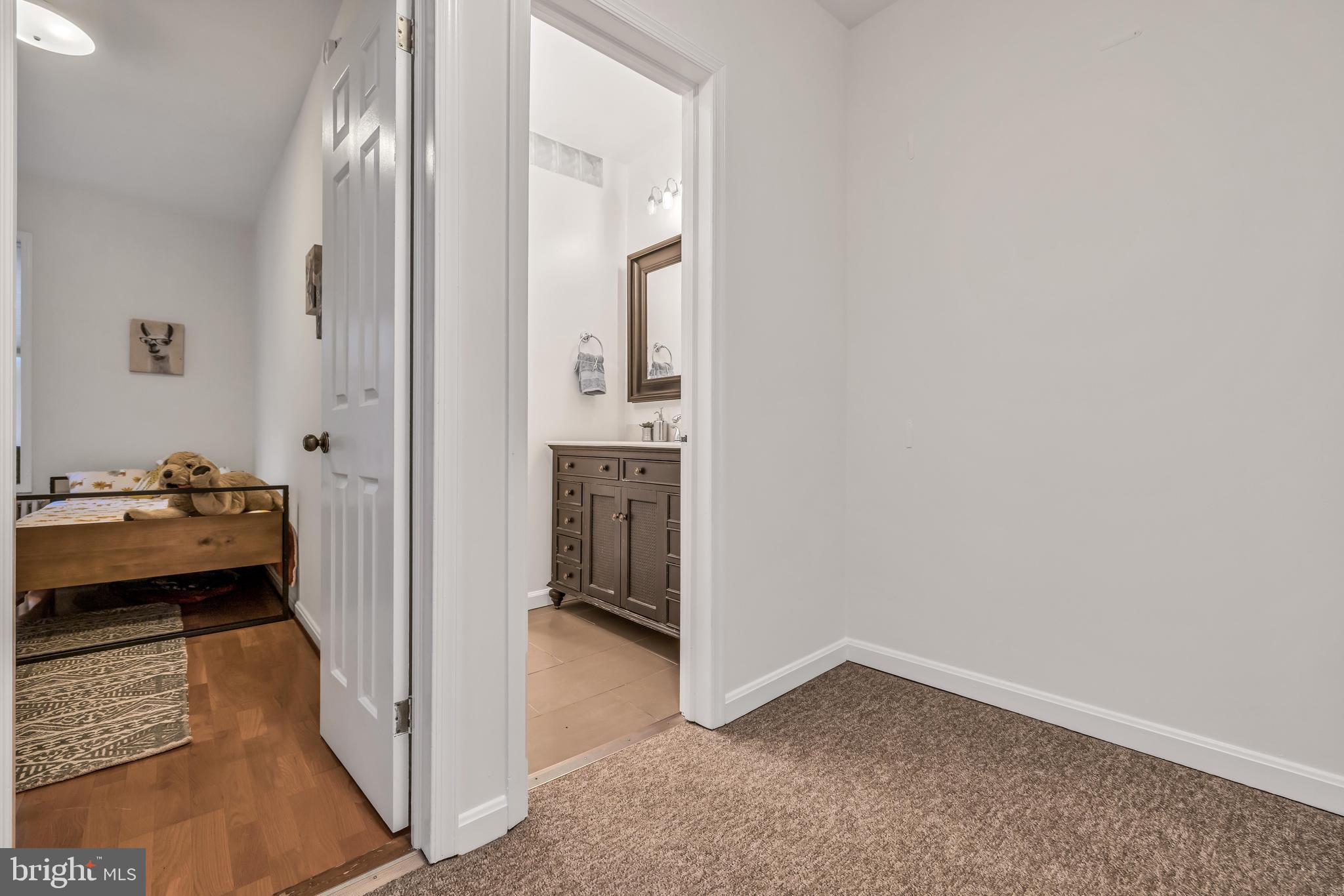517 F Street Northeast Washington, DC 20002 - Photo 25 of 42 Third Floor Landing