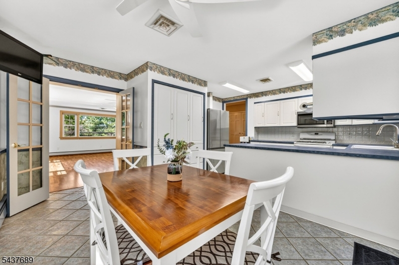 1813 Washington Valley Road Bridgewater, NJ 08836 - Photo 15 of 45