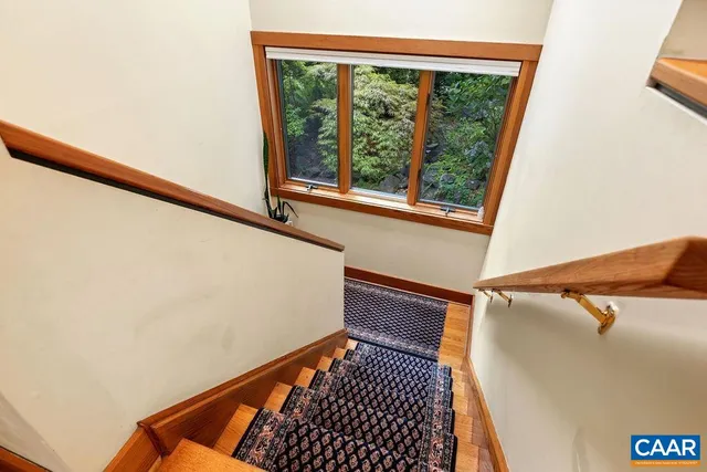 $810,000 | 284 Shingle Oak Lane, Nellysford, VA 22958