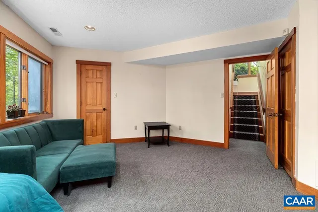 $810,000 | 284 Shingle Oak Lane, Nellysford, VA 22958