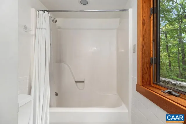 $810,000 | 284 Shingle Oak Lane, Nellysford, VA 22958