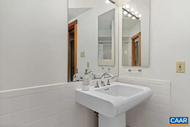 $810,000 | 284 Shingle Oak Lane, Nellysford, VA 22958