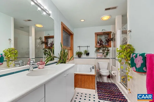 $810,000 | 284 Shingle Oak Lane, Nellysford, VA 22958