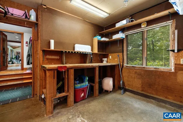 $810,000 | 284 Shingle Oak Lane, Nellysford, VA 22958