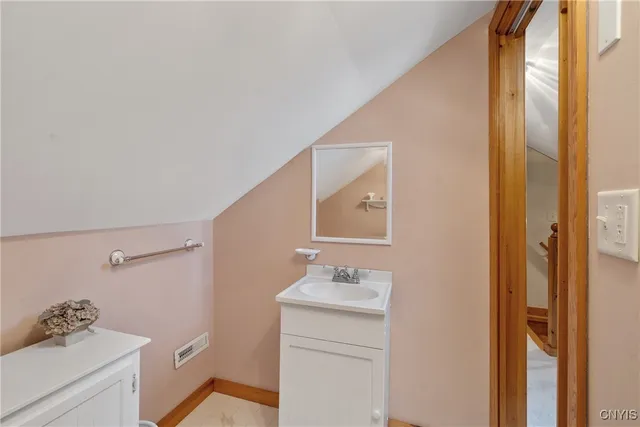 $250,000 | 723 7th N Street, Salina, NY 13088