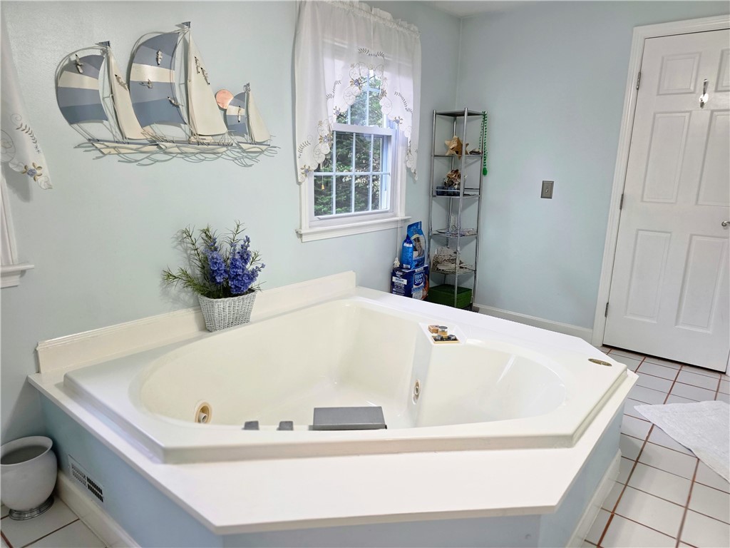 5 Mill Wheel Road Warwick, RI 02886 - Photo 21 of 36 Jacuzzi