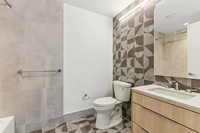 $4,745 | 17 Hanover Place, Unit 17F | Downtown Brooklyn