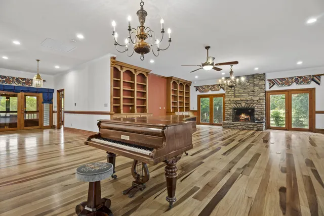 $999,900 | 2533 Otis Fowler Road, Cornersville, TN 37047