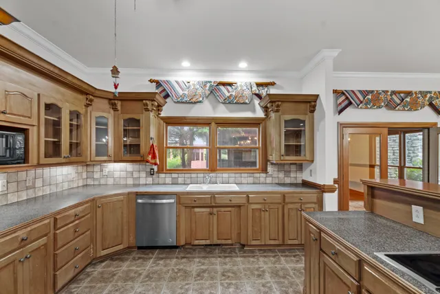 $999,900 | 2533 Otis Fowler Road, Cornersville, TN 37047