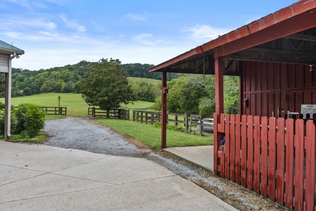 $999,900 | 2533 Otis Fowler Road, Cornersville, TN 37047