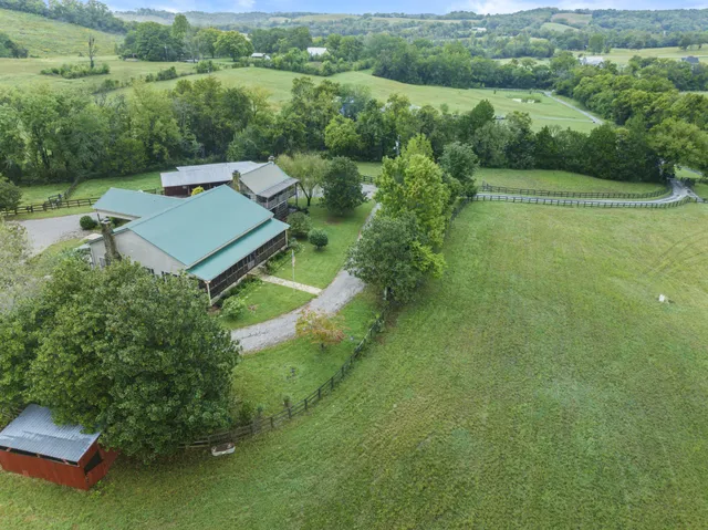 $999,900 | 2533 Otis Fowler Road, Cornersville, TN 37047