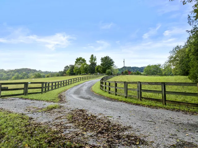 $999,900 | 2533 Otis Fowler Road, Cornersville, TN 37047