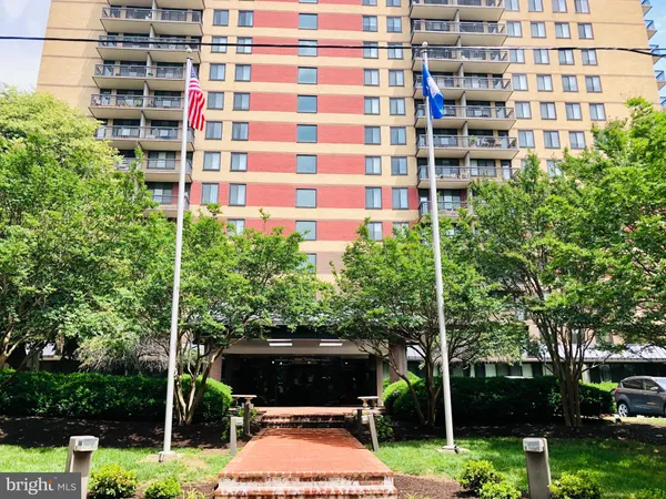 $2,600 | 801 North Pitt Street, Unit 901, Alexandria, VA 22314