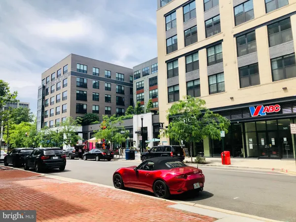 $2,600 | 801 North Pitt Street, Unit 901, Alexandria, VA 22314