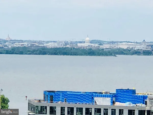 $2,600 | 801 North Pitt Street, Unit 901, Alexandria, VA 22314