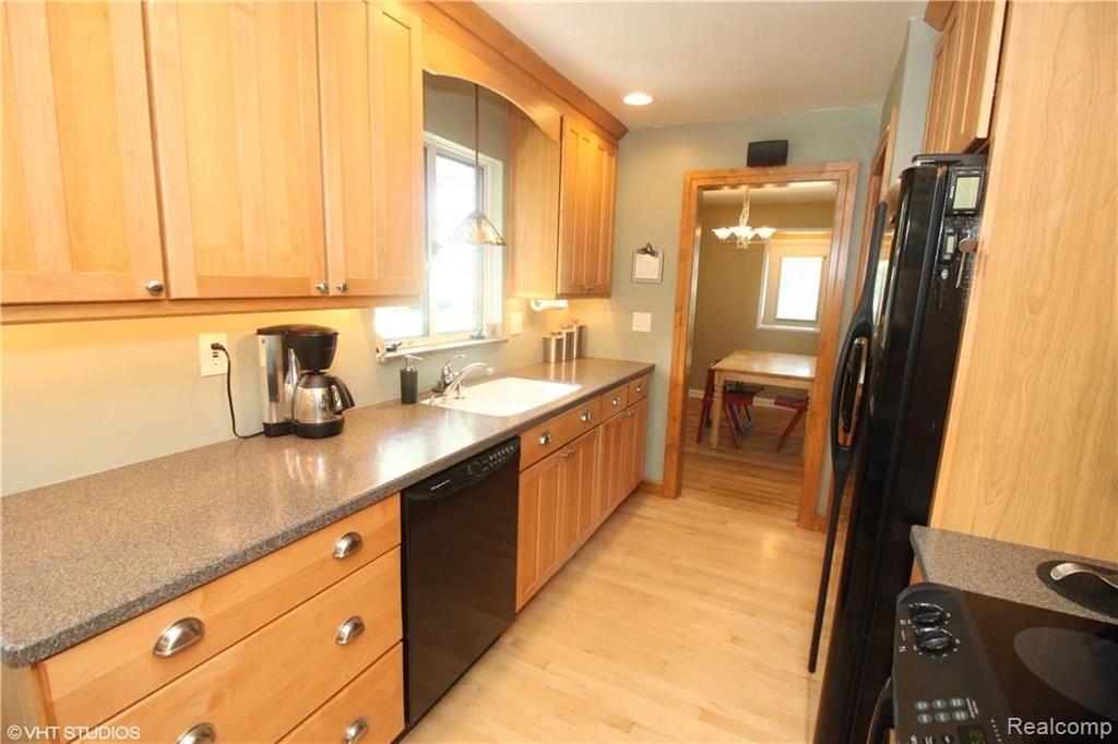16231 Reedmere Avenue Beverly Hills, MI 48025 - Photo 10 of 24