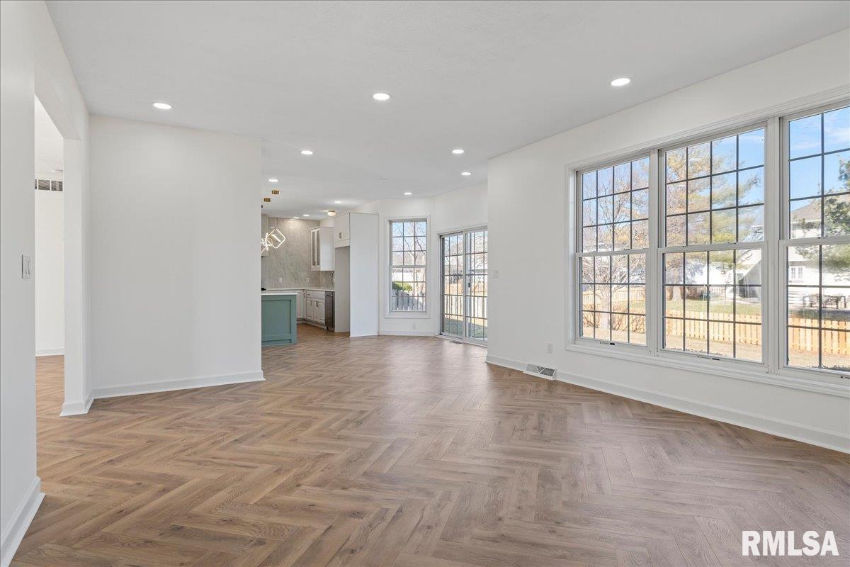 4113 Gaskell Drive Springfield, IL 62711 - Photo 12 of 61