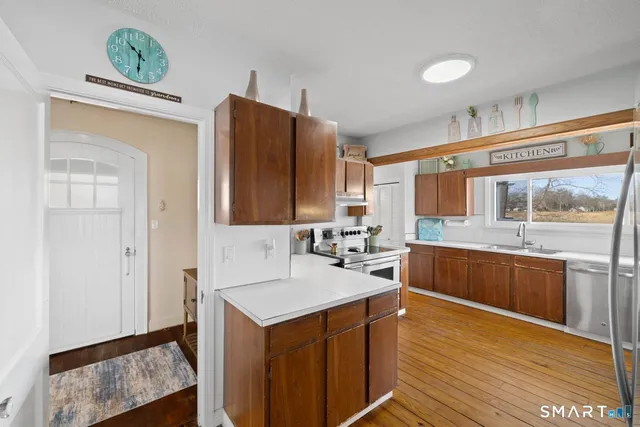 $1,595,000 | 104 Knollwood Drive, Old Saybrook, CT 06475