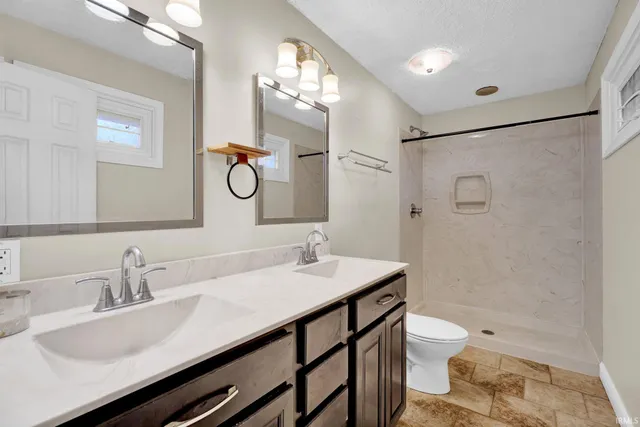 $285,000 | 46 Woodlawn Drive, Mitchell, IN 47446