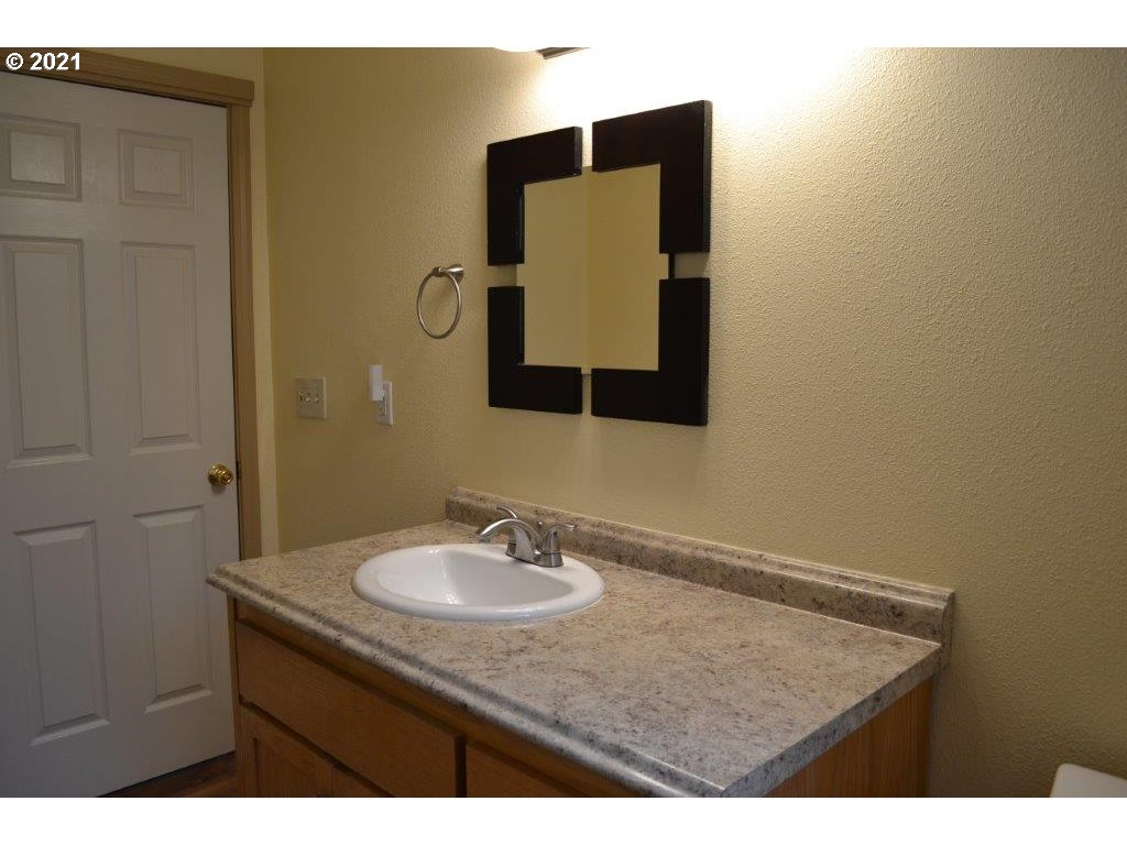 161 Glengary Loop Road Roseburg, OR 97470 - Photo 11 of 29 Gallery Image 11