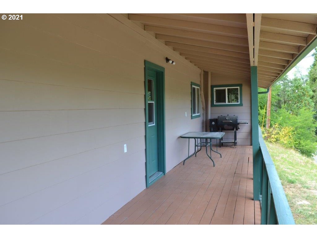 161 Glengary Loop Road Roseburg, OR 97470 - Photo 18 of 29 Gallery Image 18