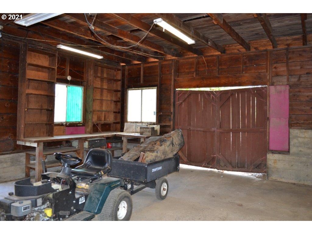 161 Glengary Loop Road Roseburg, OR 97470 - Photo 28 of 29 Gallery Image 28