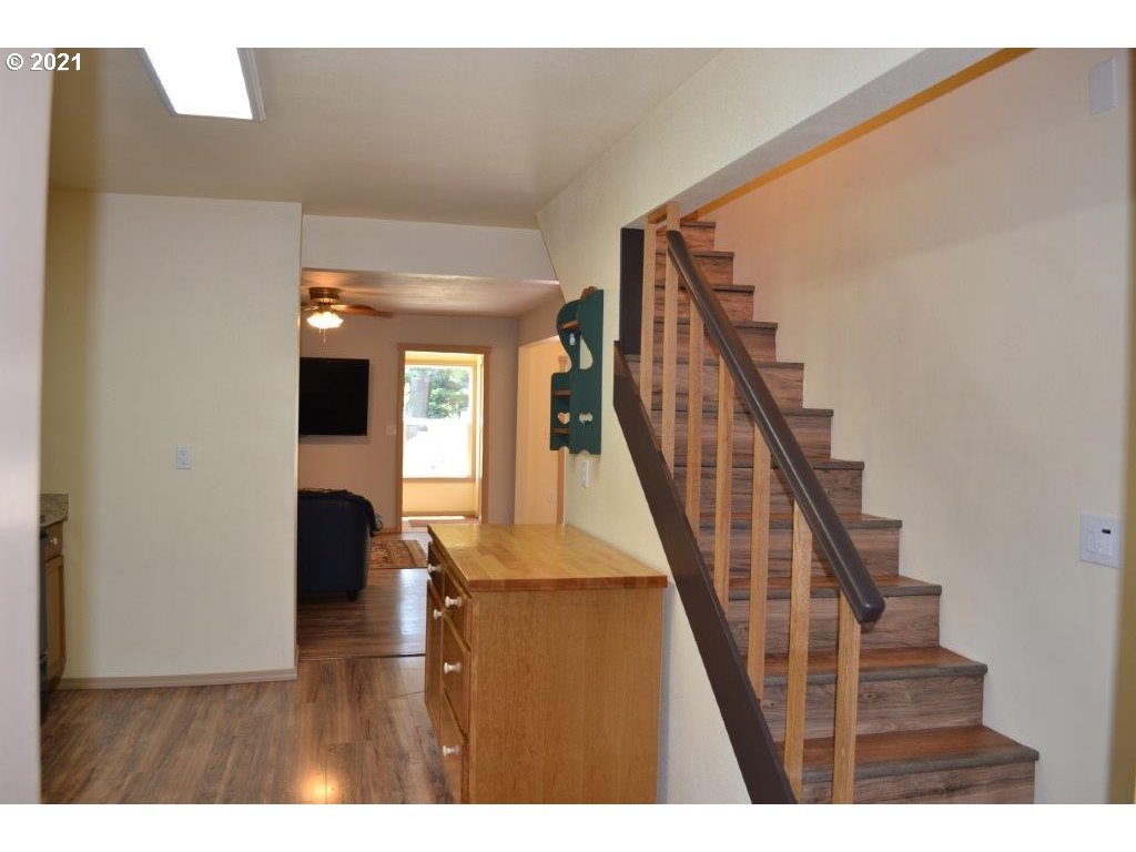 161 Glengary Loop Road Roseburg, OR 97470 - Photo 8 of 29 Gallery Image 8