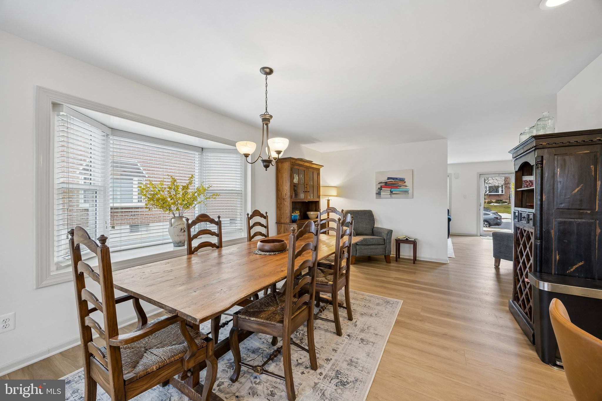 124 Longford Road West Chester, PA 19380 - Photo 13 of 28 Bright, sunny & welcoming !