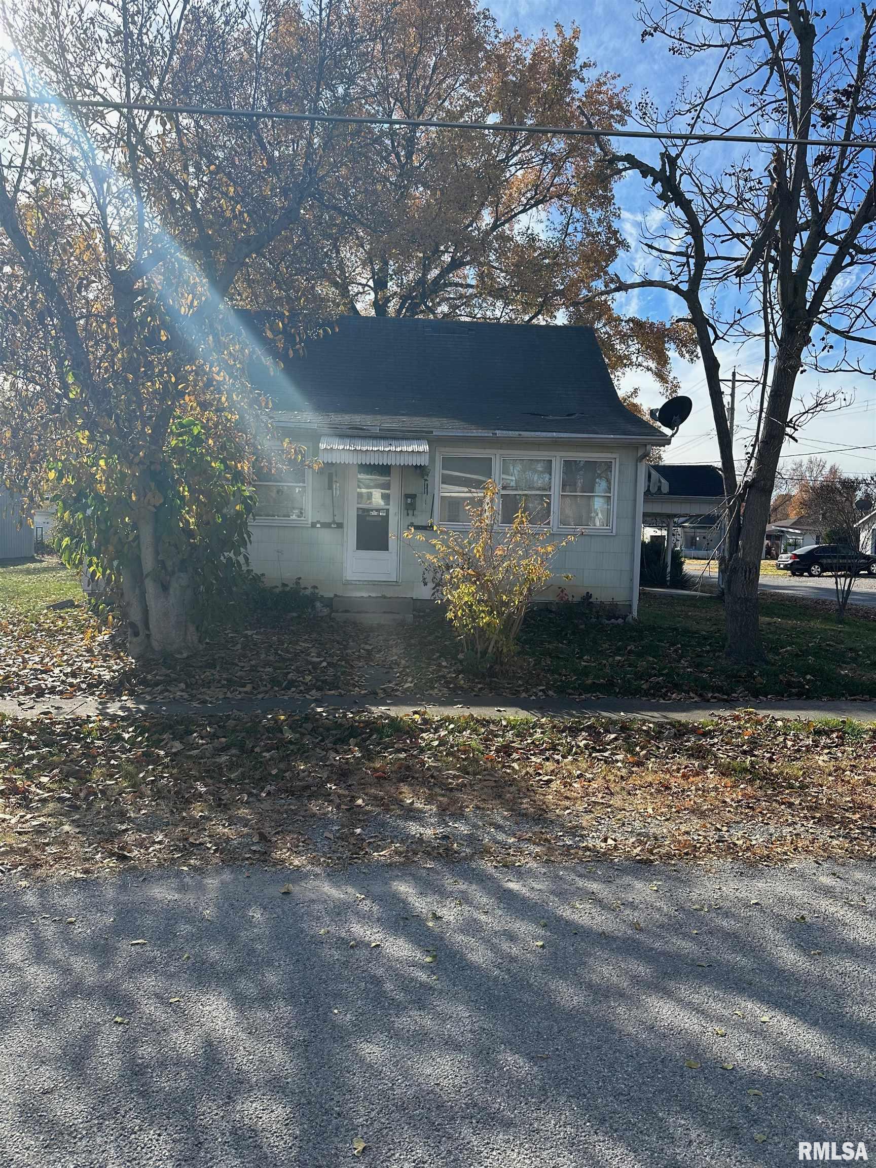 612 Taffee Street Pinckneyville, IL 62274 - Photo 1 of 4