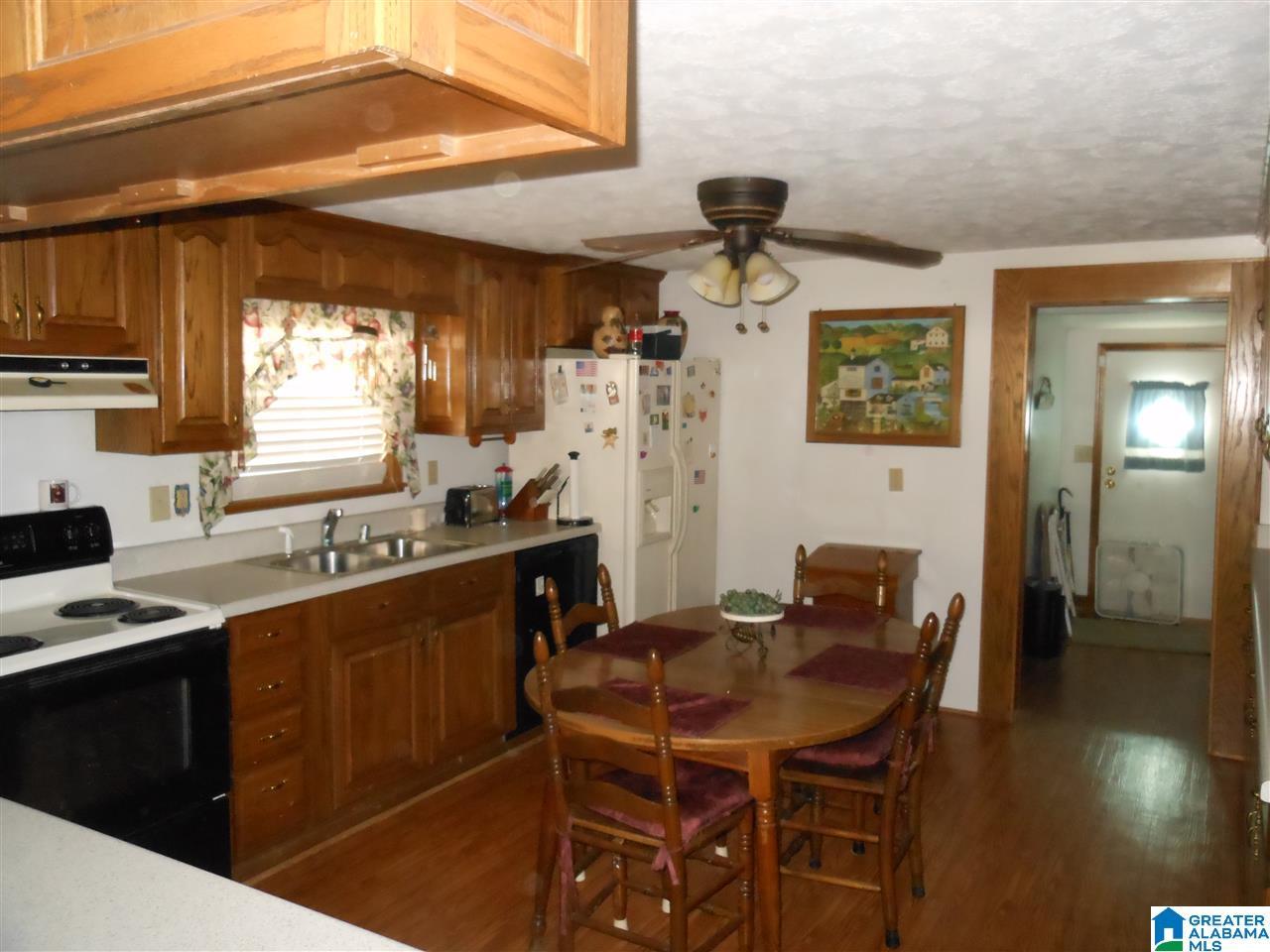 97 Shaw Lane Sylacauga, AL 35150 - Photo 3 of 7