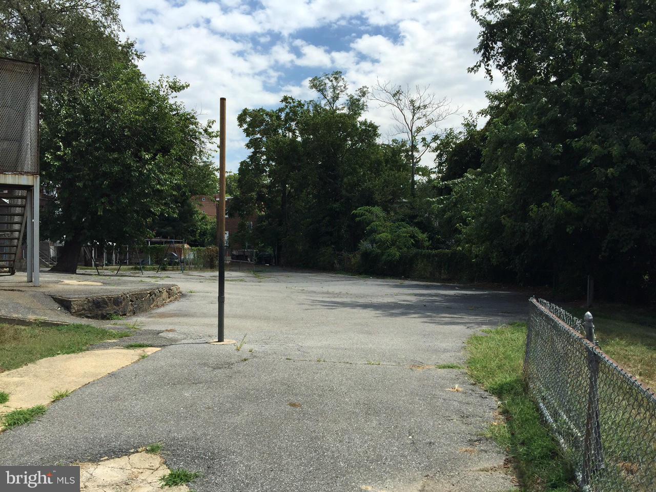 2403 Naylor Road Southeast Washington, DC 20020 - Photo 3 of 4 Parking