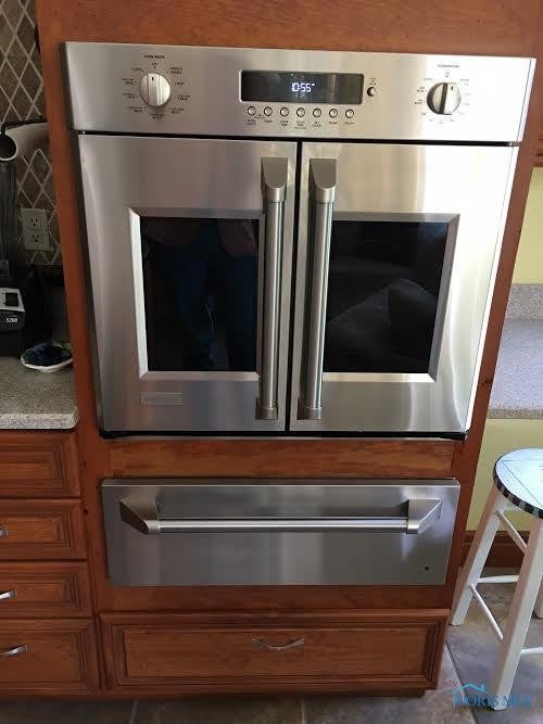 711 Ransom Street Maumee, OH 43537 - Photo 6 of 17 You don't see these very often! Stainless Steel Double door oven with warming drawer.