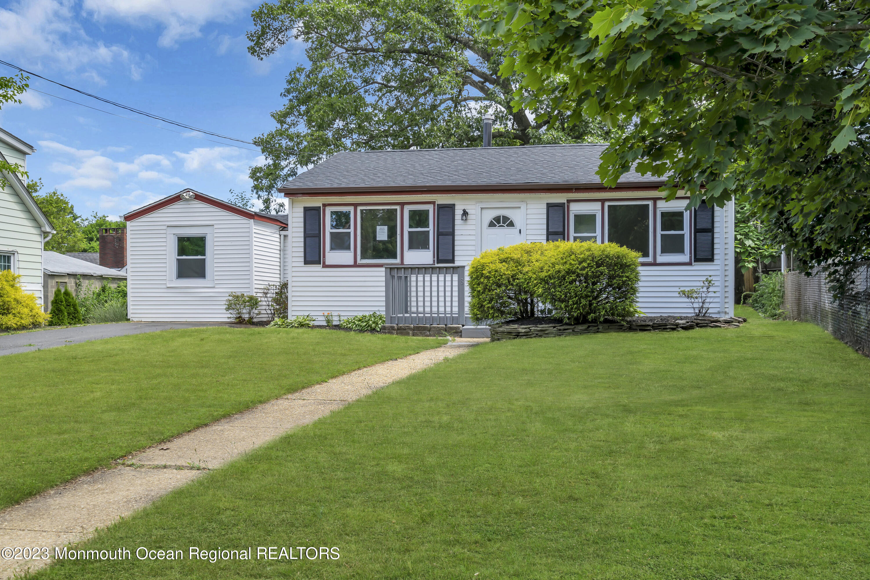 18 Maple Place Keyport, NJ 07735 - Photo 2 of 25 005_ey201780-1
