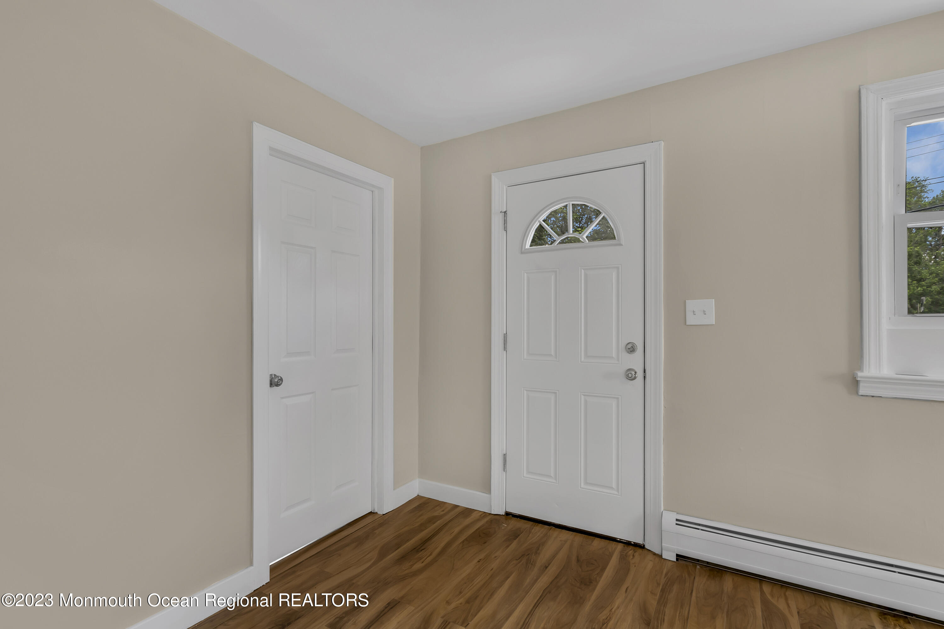 18 Maple Place Keyport, NJ 07735 - Photo 3 of 25 007_ey201618