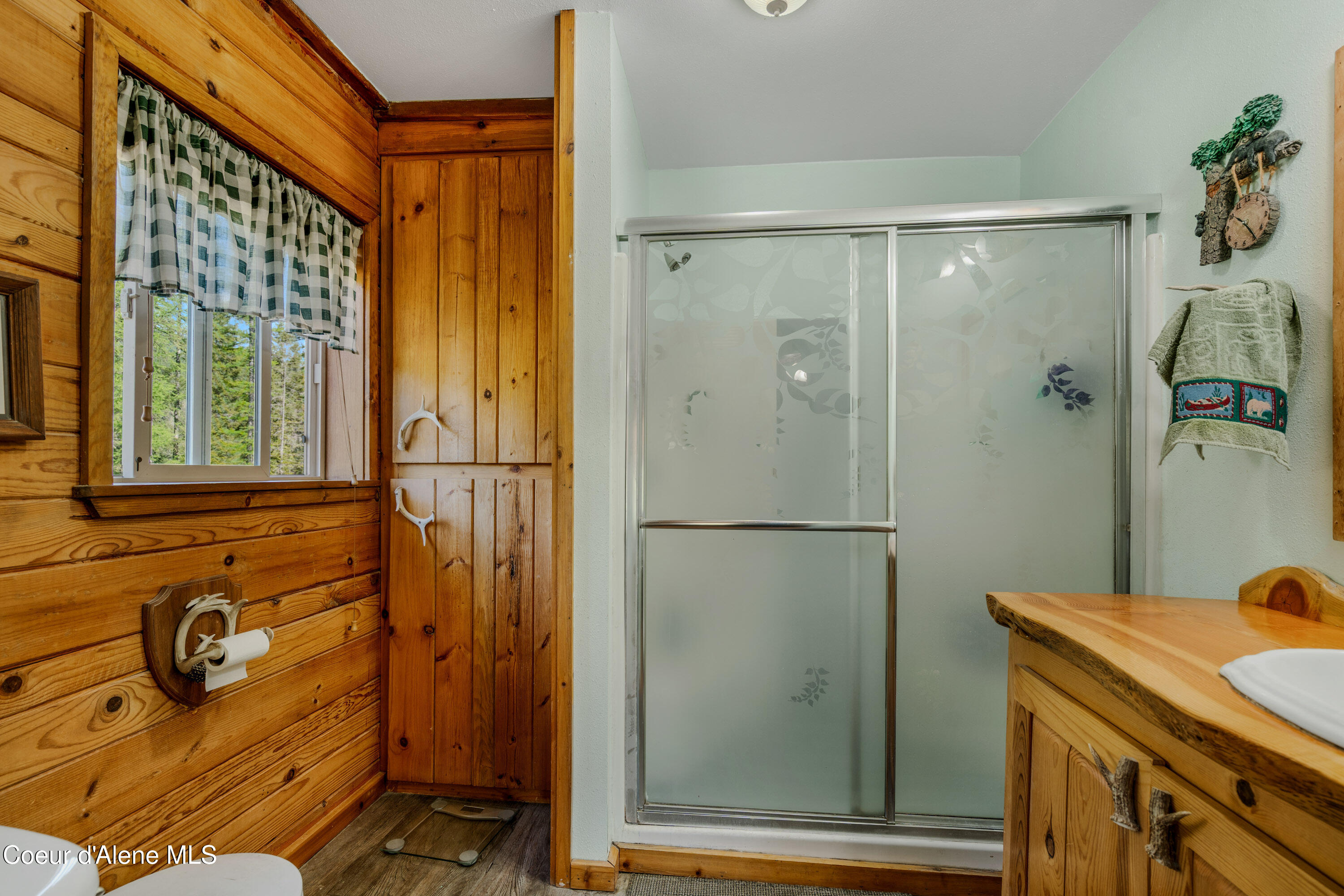 1202 Porkchop Road Moyie Springs, ID 83845 - Photo 27 of 50 Master Bathroom