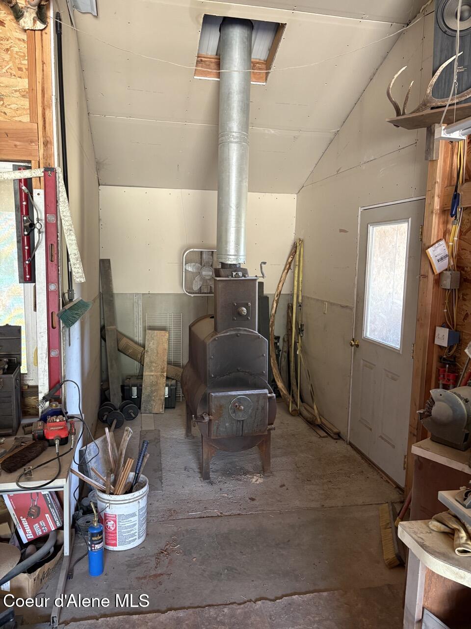 1202 Porkchop Road Moyie Springs, ID 83845 - Photo 39 of 50 Shop Stove