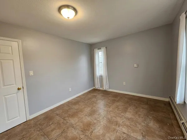 $1,800 | 158-29 76th Avenue, Unit 2 | Hillcrest