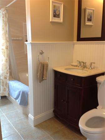 181 Elmlawn Road Braintree, MA 02184 - Photo 7 of 9 Gallery Image 7