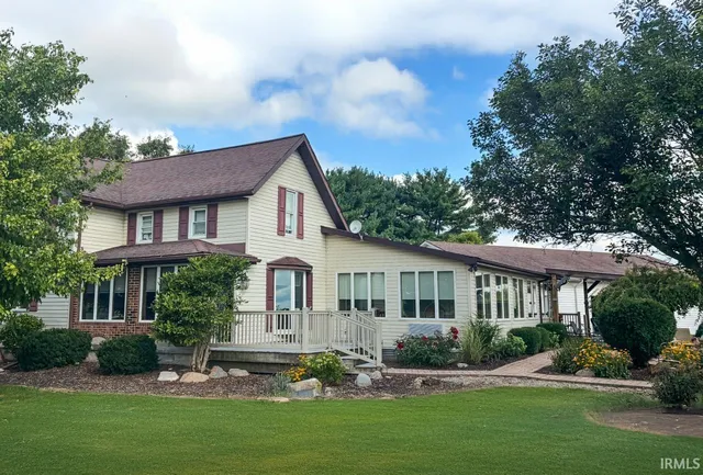$327,500 | 2405 West 900 North, Markle, IN 46770