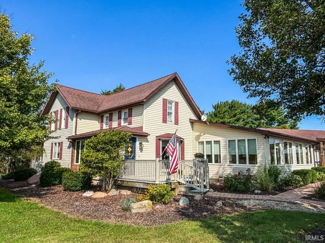 $327,500 | 2405 West 900 North, Markle, IN 46770