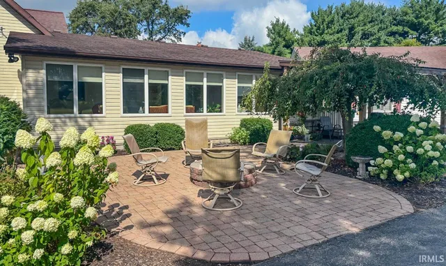 $327,500 | 2405 West 900 North, Markle, IN 46770