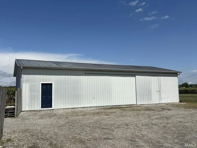 $327,500 | 2405 West 900 North, Markle, IN 46770