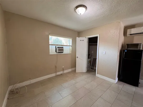 $1,150 | Undisclosed Address, Pompano Beach, FL 33069