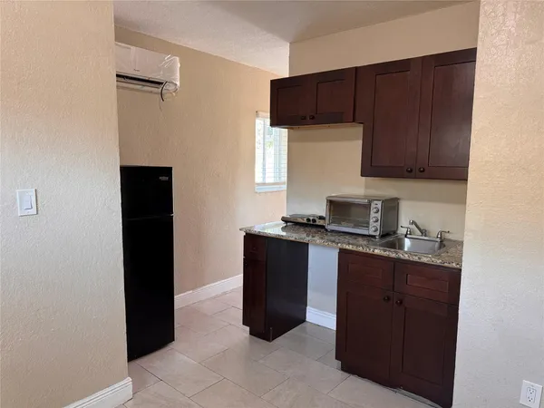 $1,150 | Undisclosed Address, Pompano Beach, FL 33069