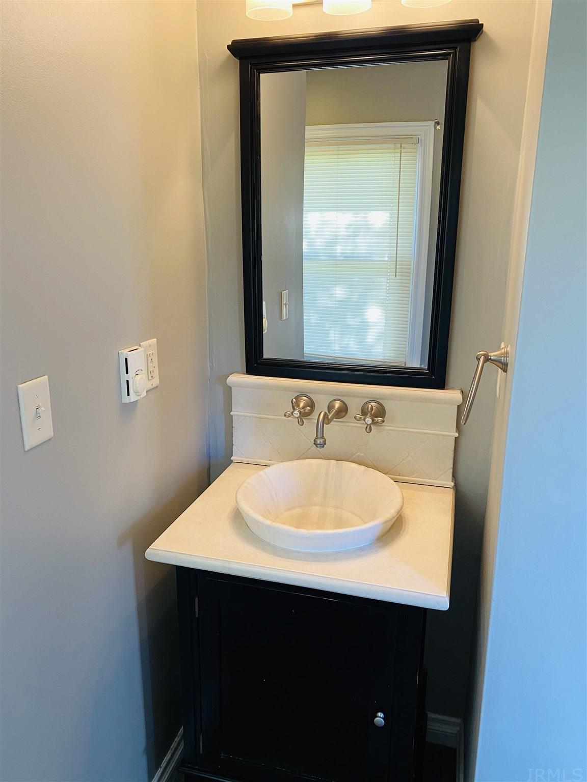 305 East Dustman Road Bluffton, IN 46714 - Photo 12 of 17 Gallery Image 12