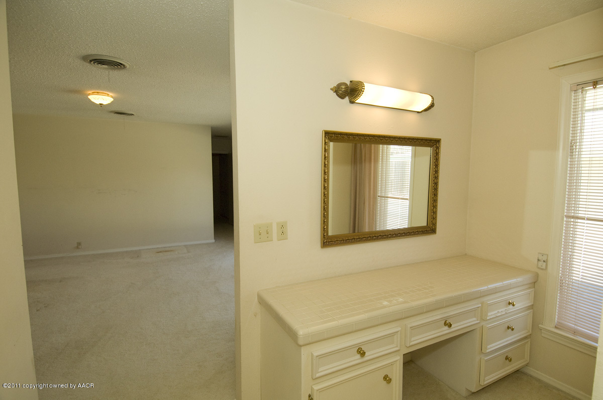 14 Nottingham Road Amarillo, TX 79124 - Photo 20 of 41 master bath