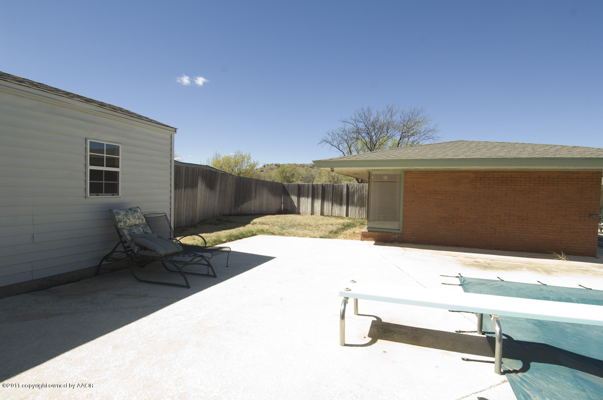 14 Nottingham Road Amarillo, TX 79124 - Photo 34 of 41 back yard
